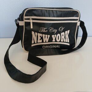 Robin Ruth cross body strap Messenger Bag The city of New York with tag
